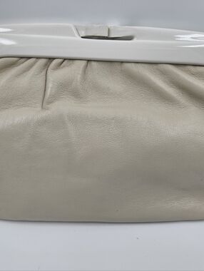 Vintage 1970s Italian Genuine Leather Clutch Purse | White Mod Plastic Frame | M